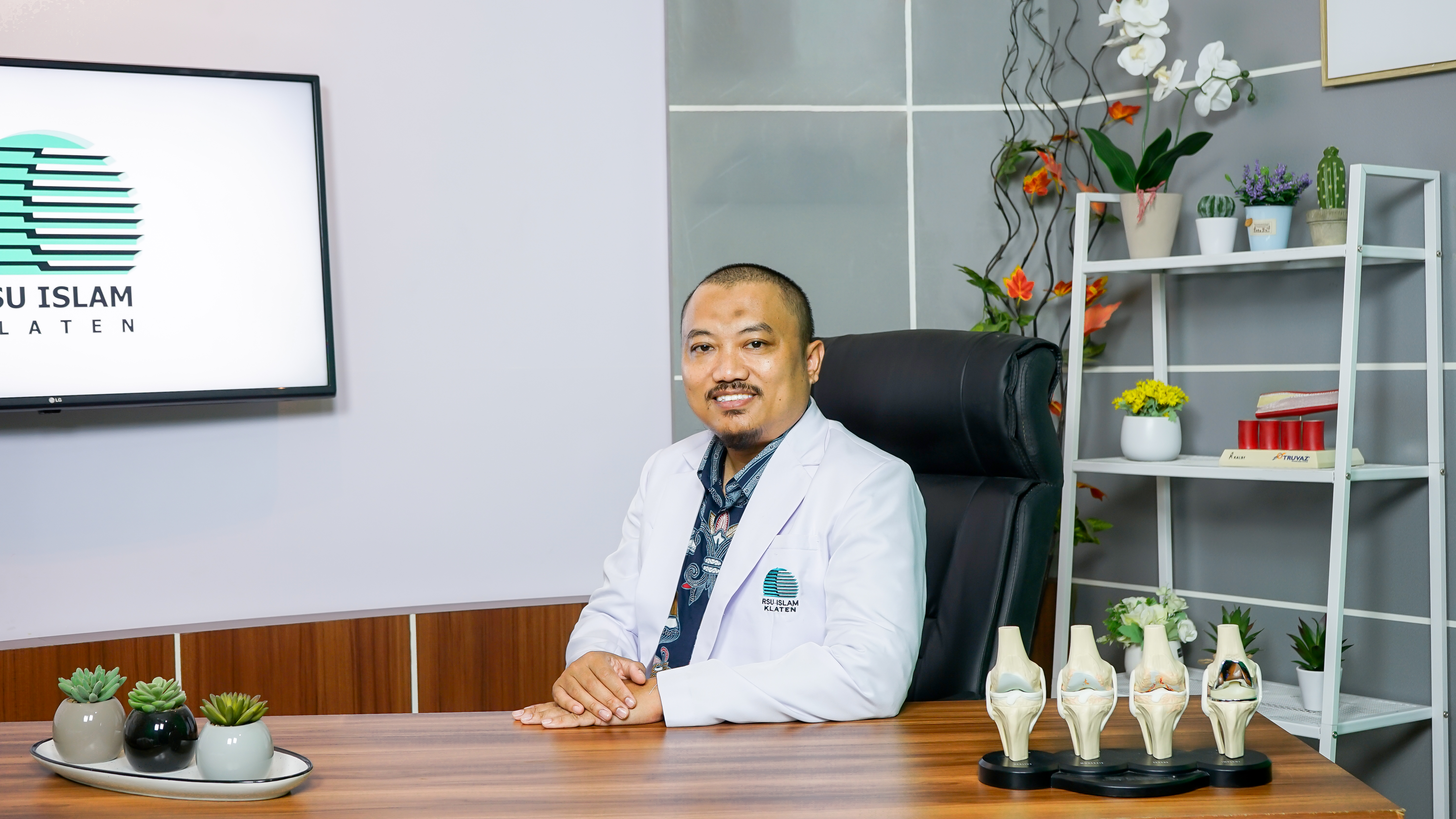 DR. dr. Sholahuddin Rathomy, Sp.OT(K) HIP-KNEE