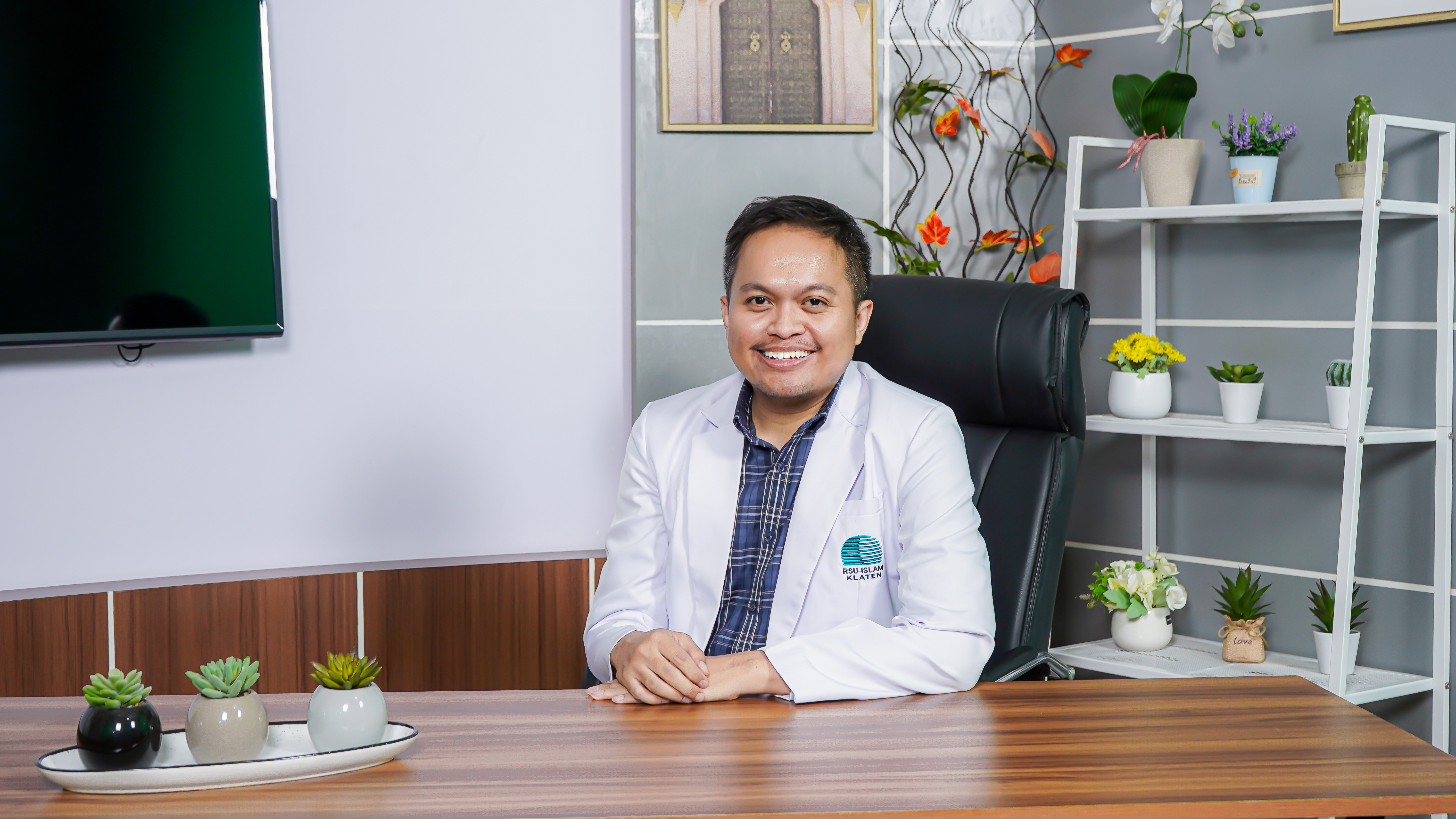 dr. Adrian Arnasaputra, Sp.P.D